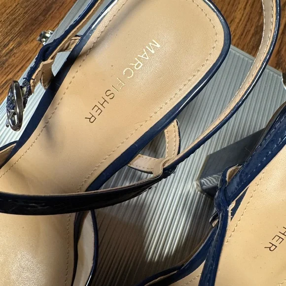 Marc Fisher Dark Blue Pointed Heels - Picture 4 of 5